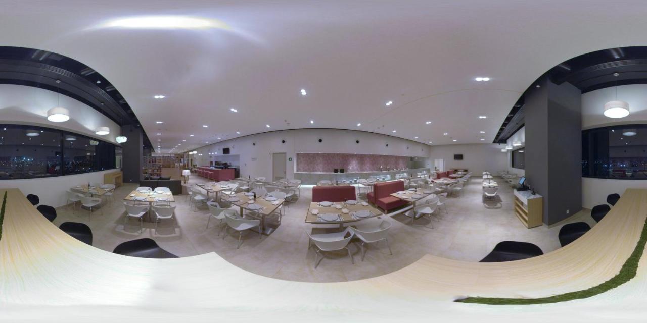 Fiesta Inn Parque Puebla Exteriör bild