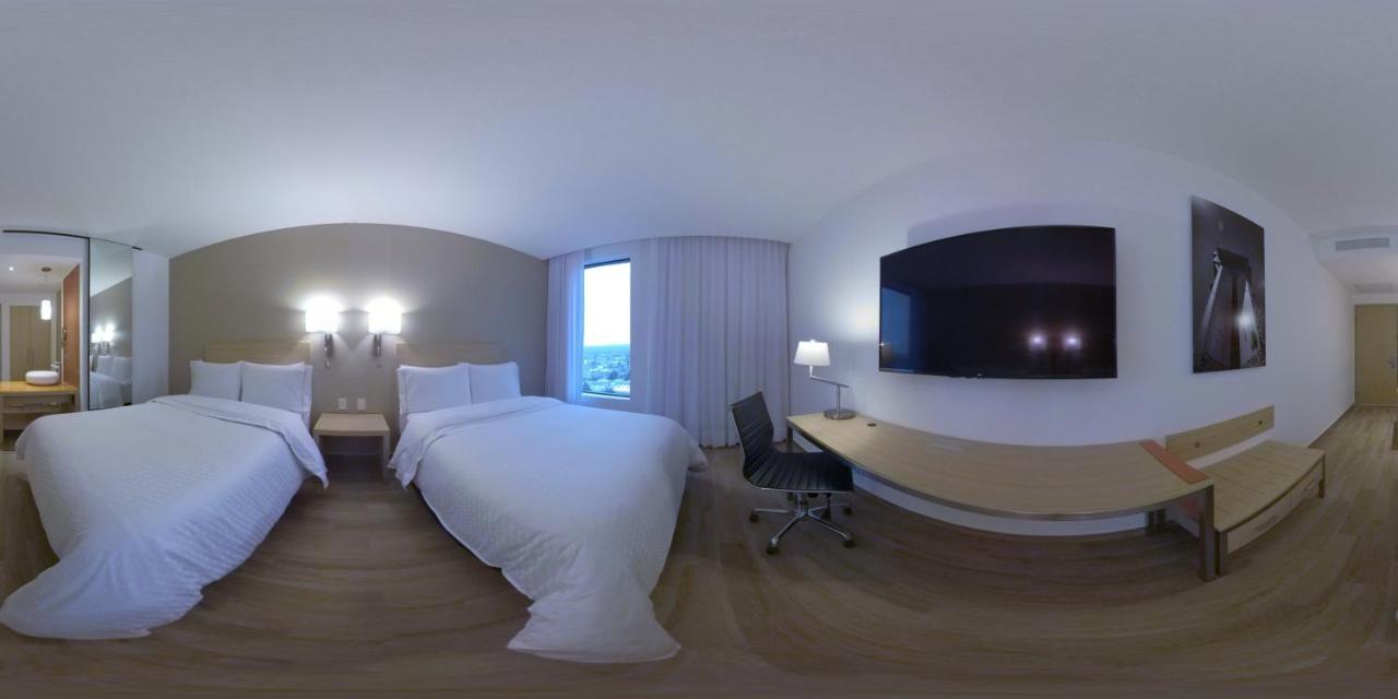 Fiesta Inn Parque Puebla Exteriör bild